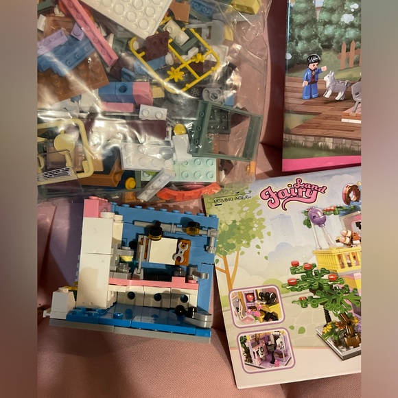 Lego Lot! Cool Ski Resort Building Set along with other legos in ziplock bag - Picture 15 of 16